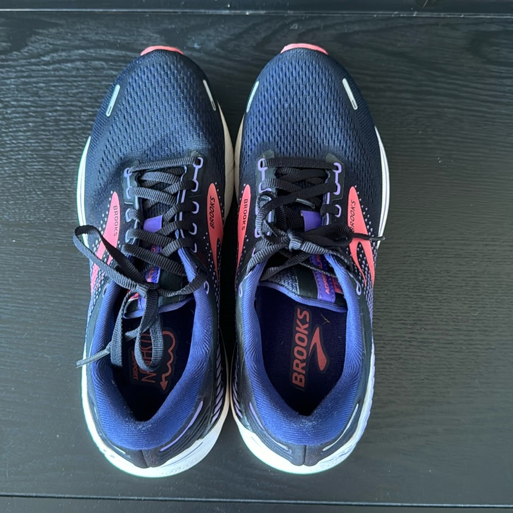 Brooks Women’s Adrenaline GTS 22 Running Shoe Black/Purple/Coral Color Size 9.5